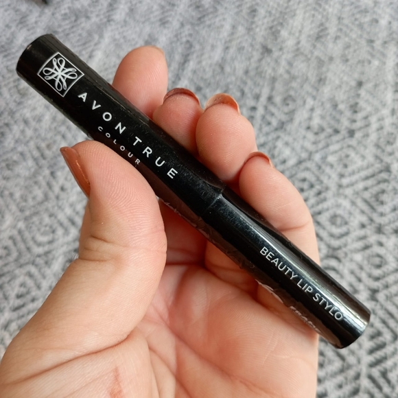 Avon Other - ✨FREE WITH PURCHASE OF 2000✨ Avon Lip Stylo Lipstick in Ongoing Rose
